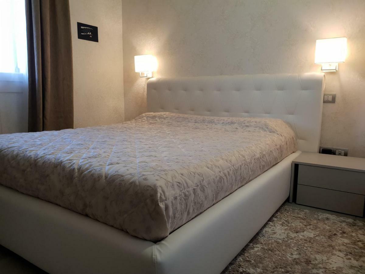 Sirmione Park View Luxury Apartments Exterior photo